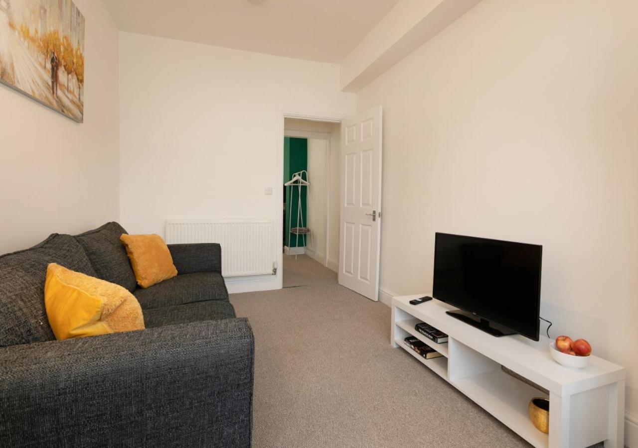 Near Hospital, Netflix, Sleeps Up To 3, Fast Wi-Fi Lincoln Exterior photo